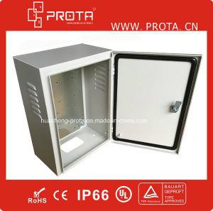 Mehmuż mal-Ħajt tal-Azzar Kontra l-Ħajt